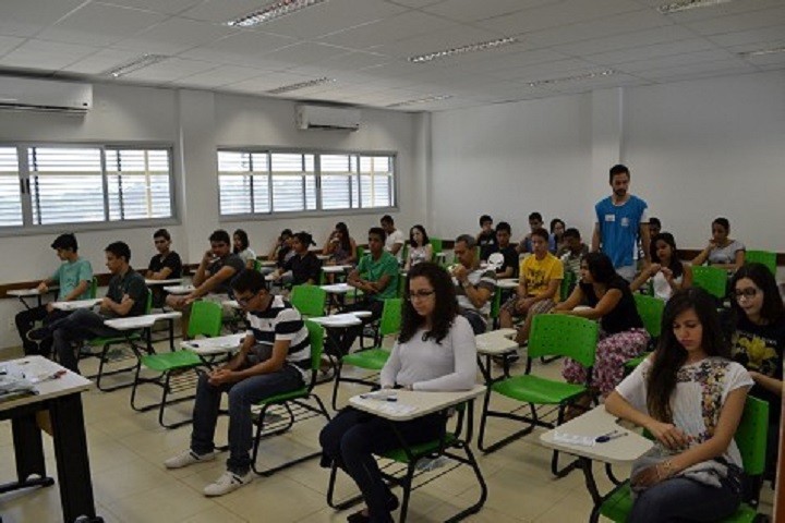 Provas do vestibular da UFT são aplicadas neste domingo; veja o que levar, concorrência e horários