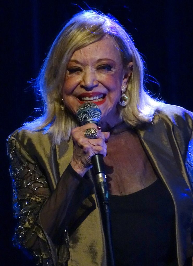 Perto dos 90 anos, Claudette Soares canta Chico Buarque em show no Rio entre bossas, sussurros e ‘covardias’