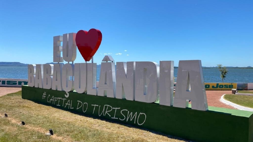 Motorista morre após carro sair da pista na TO-424