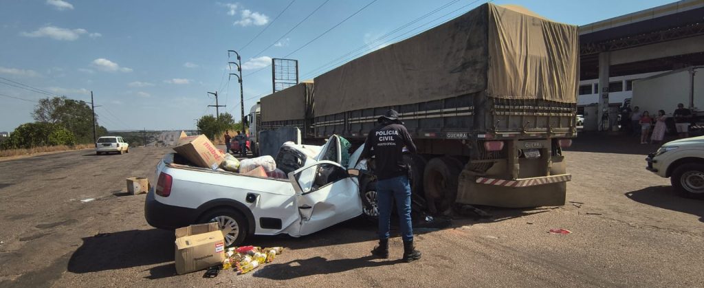 Motorista fica ferido após picape bater em carro e caminhão na TO-050