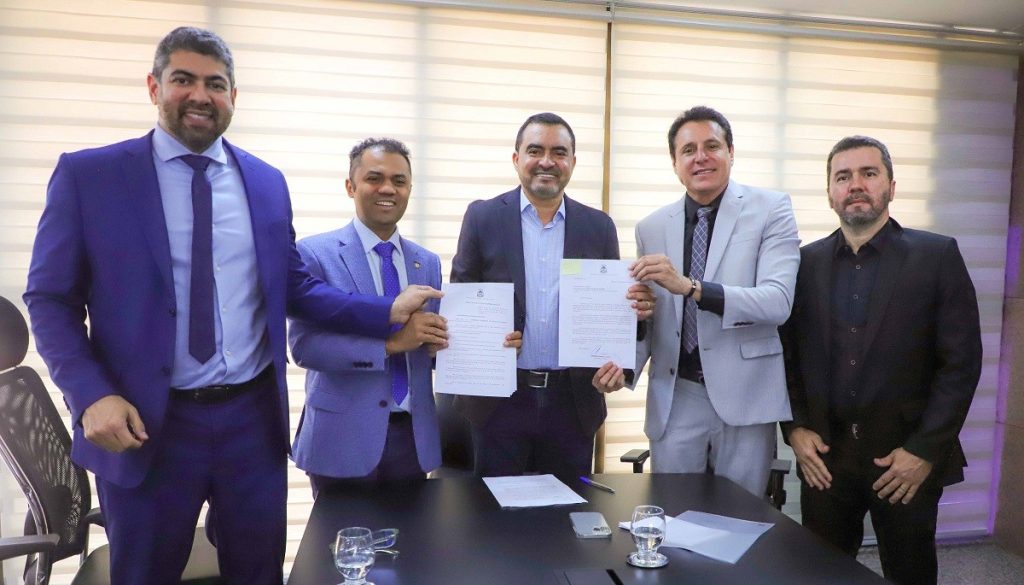 Governador do Tocantins envia projeto de PEC com teto único e restruturação da Polícia Civil à Assembleia Legislativa