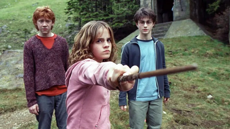 Netflix pode ficar mais cara? Cinco pontos-chave da disputa pela compra da Warner