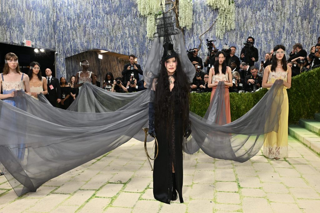 Madonna, Kylie Jenner… veja looks do Met Gala que fizeram referência a obras de arte