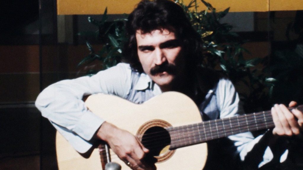 Letras de Belchior no álbum ‘Alucinação’ refletem o Brasil de 1976 em filme que apresenta recorte do país há 50 anos